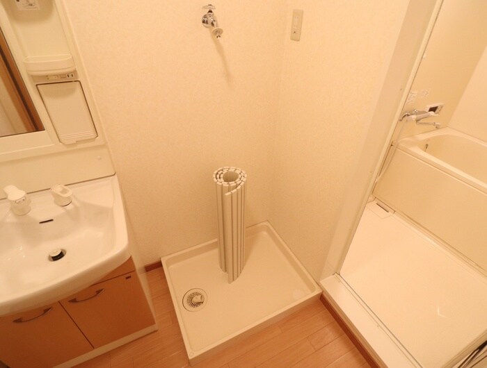 物件内観写真14　(洗濯機置場)