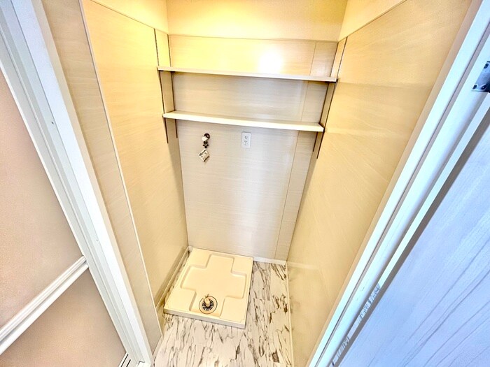 物件内観写真11　(洗濯機置場)