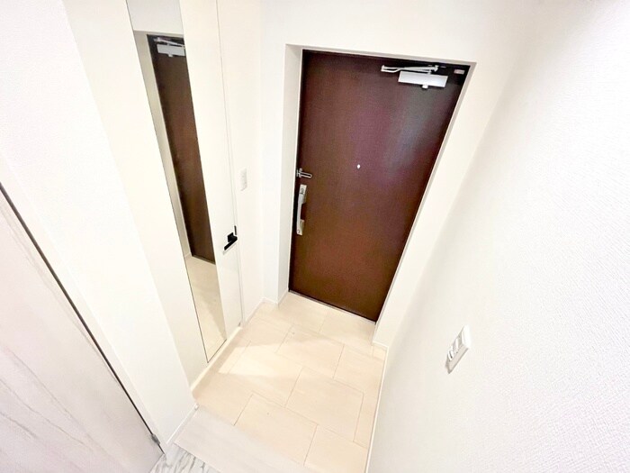 物件内観写真14　(玄関)