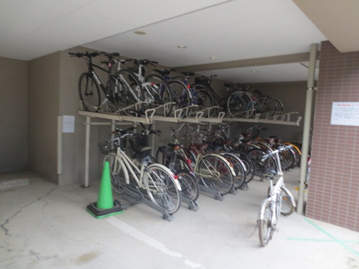 物件外観写真3　(駐輪場)