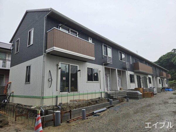 建築中
