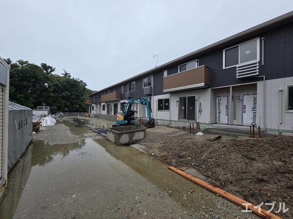 建築中
