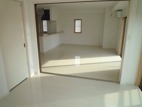 物件内観写真9　(居室)
