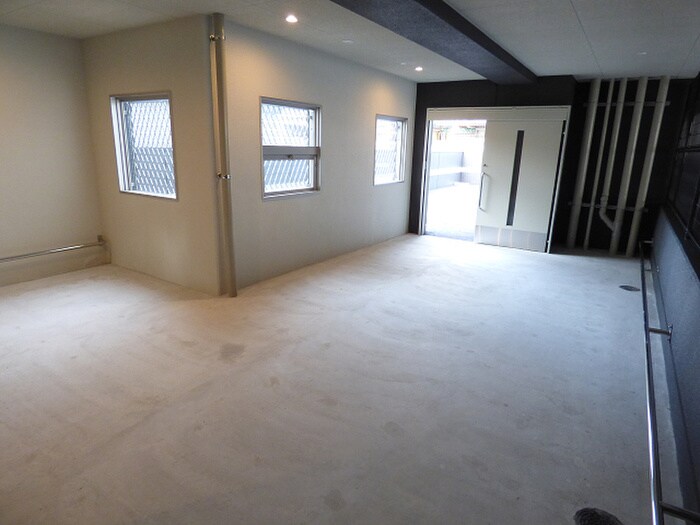 物件外観写真5　(駐輪場)