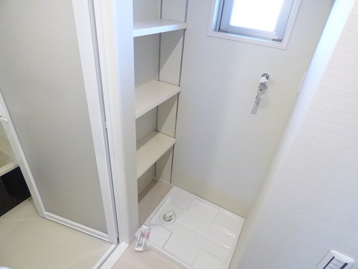 物件内観写真11　(洗濯機置場)