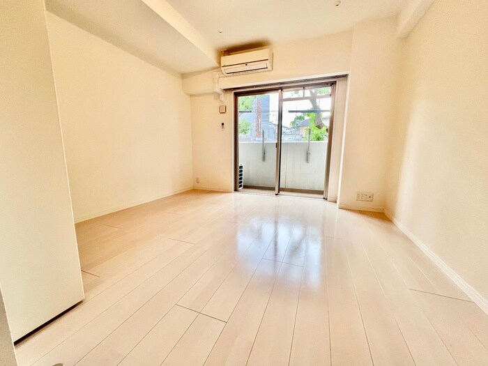 物件内観写真3　(居室)