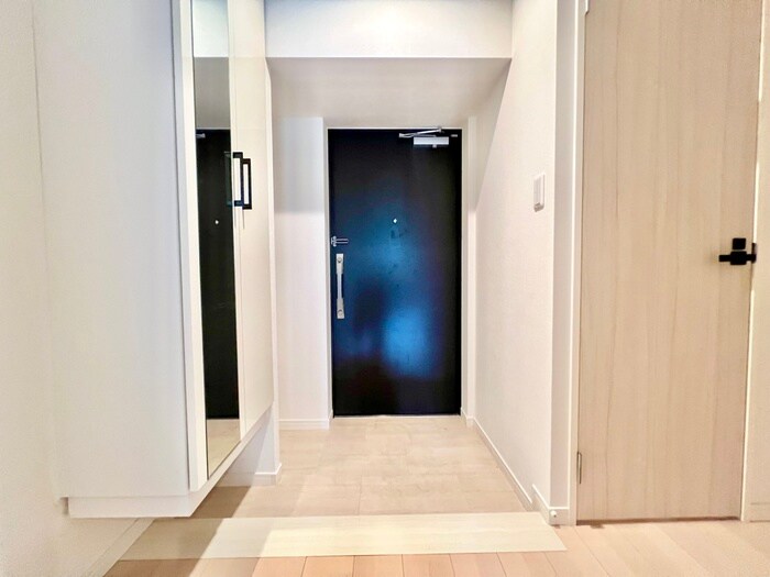 物件内観写真9　(玄関)