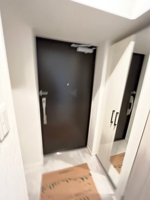 物件内観写真10　(玄関)