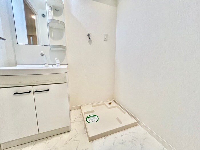 物件内観写真11　(洗濯機置場)