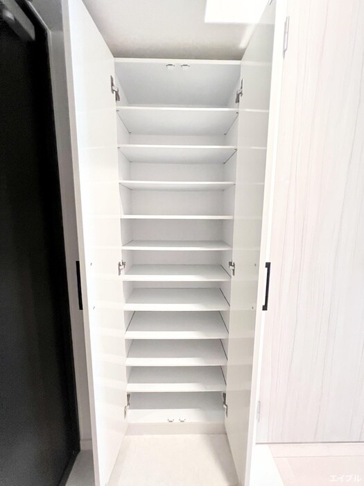 物件内観写真12　(靴箱)