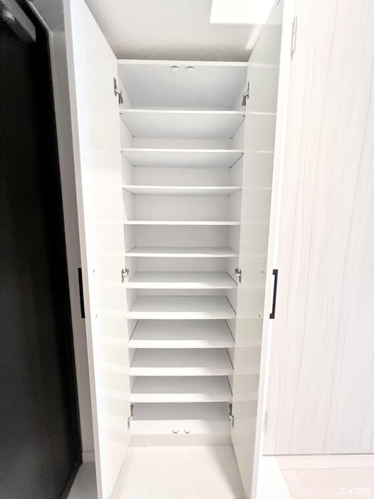 物件内観写真13　(靴箱)