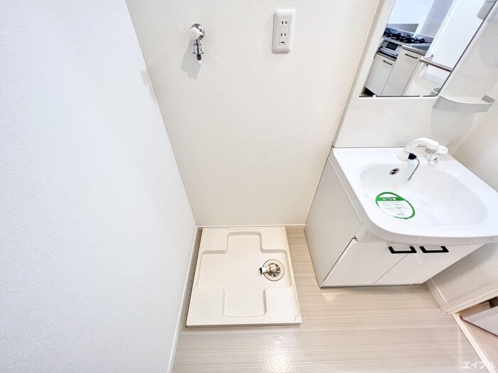 物件内観写真13　(洗濯機置場)