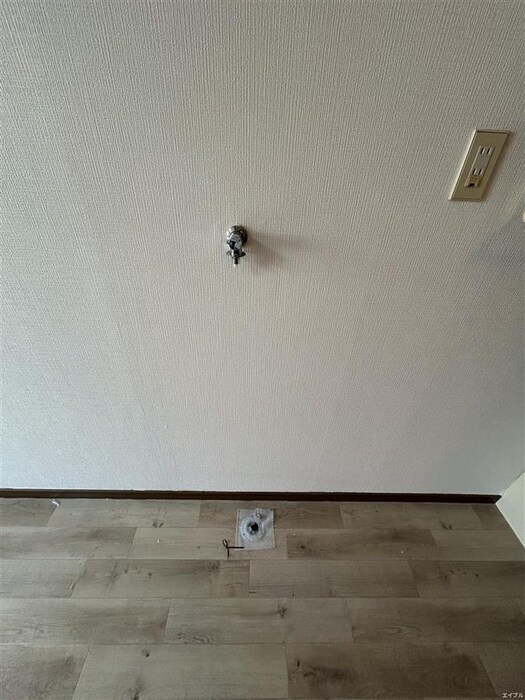 物件内観写真15　(洗濯機置場)