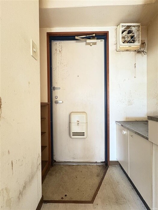 物件内観写真18　(玄関)