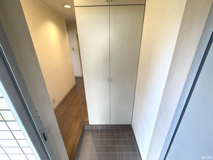 物件内観写真12　(玄関)