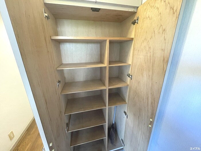 物件内観写真13　(室内からの展望)