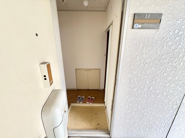 物件内観写真9　(玄関)