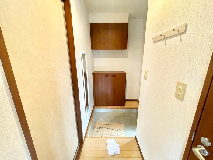 物件内観写真10　(玄関)
