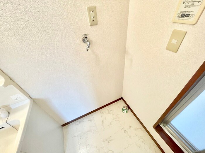 物件内観写真14　(洗濯機置場)