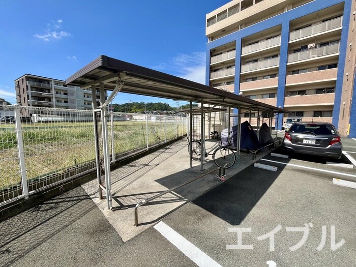 物件外観写真5　(駐輪場)