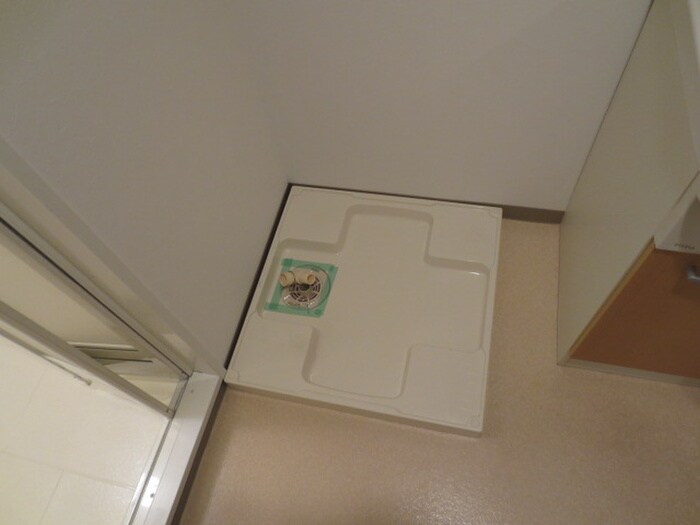 物件内観写真7　(洗濯機置場)