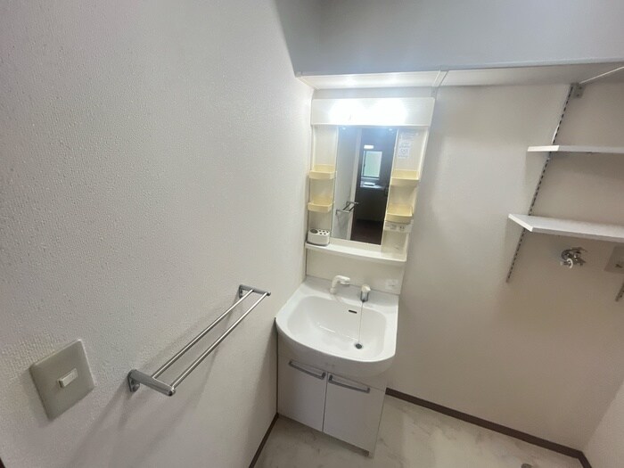 物件内観写真8　(洗面)