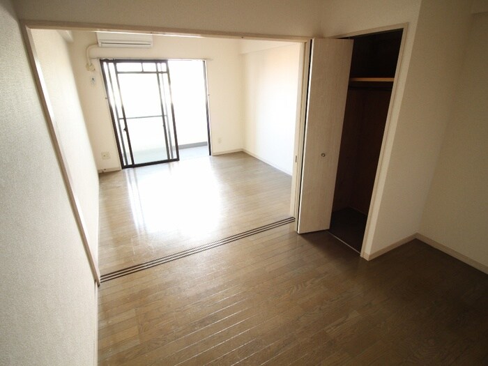 物件内観写真8　(居室)