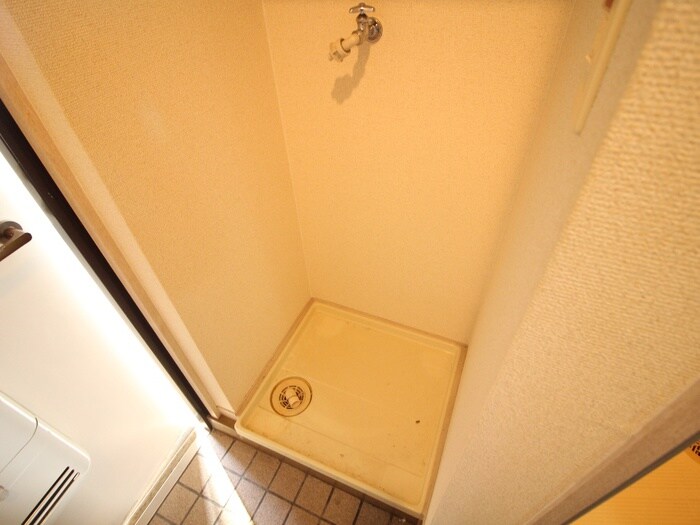 物件内観写真18　(洗濯機置場)