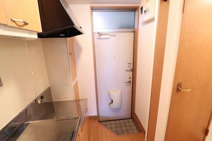 物件内観写真16　(玄関)