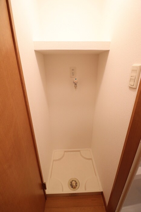 物件内観写真20　(洗濯機置場)