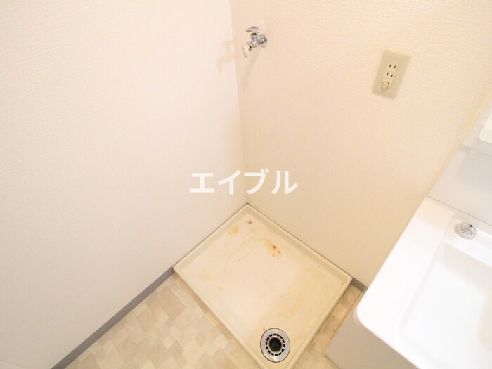 物件内観写真12　(洗濯機置場)