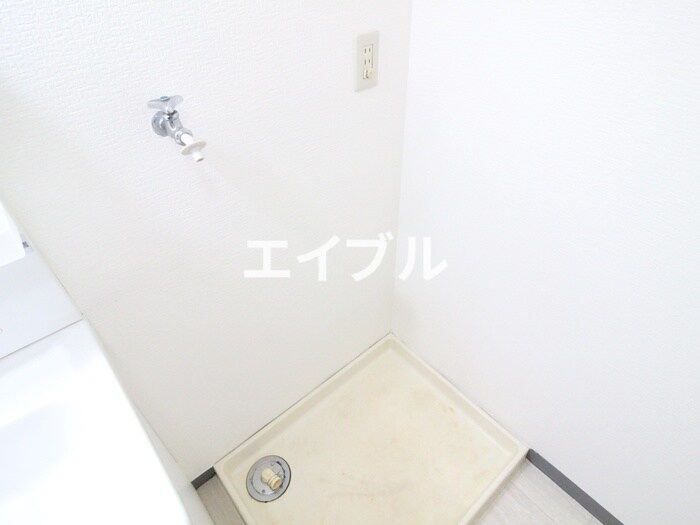 物件内観写真12　(洗濯機置場)