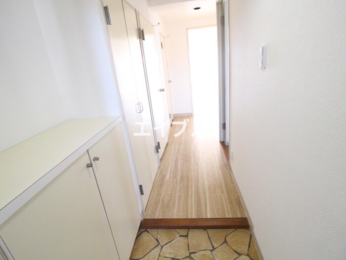 物件内観写真16　(玄関)