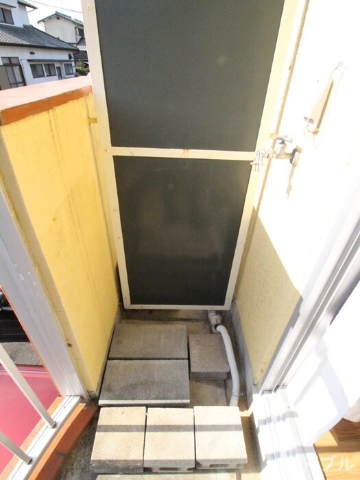 物件内観写真10　(洗濯機置場)