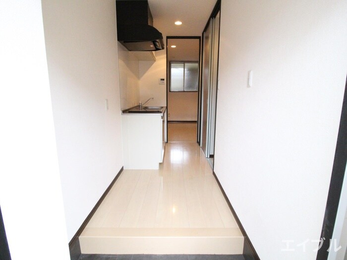 物件内観写真12　(玄関)