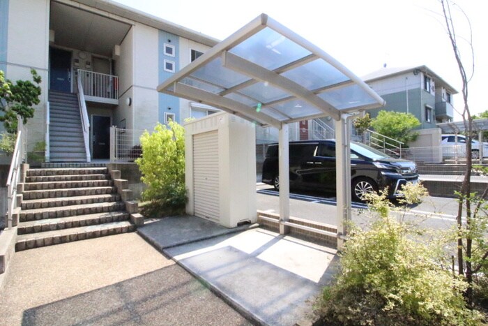 物件外観写真3　(駐輪場)