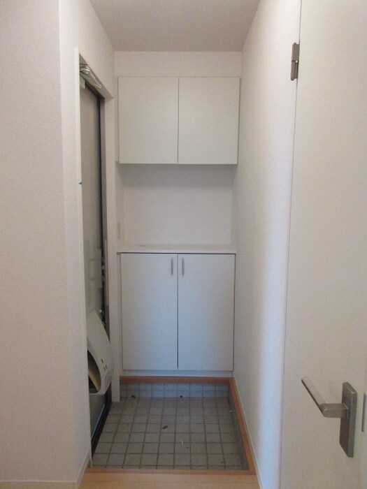 物件内観写真13　(玄関)