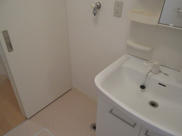 物件内観写真15　(洗濯機置場)