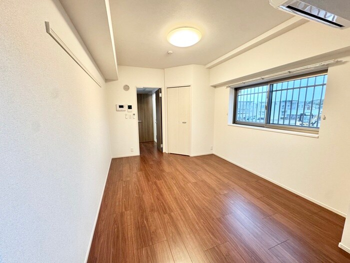 物件内観写真2　(居室)