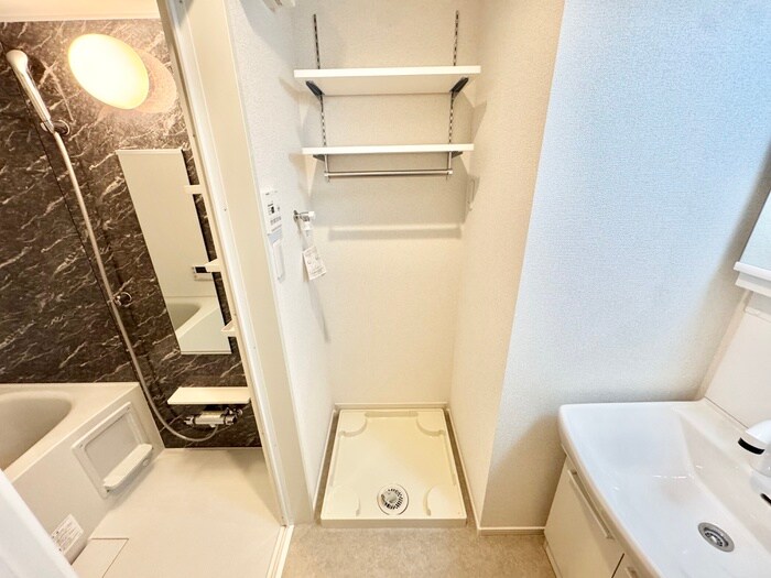 物件内観写真7　(洗濯機置場)