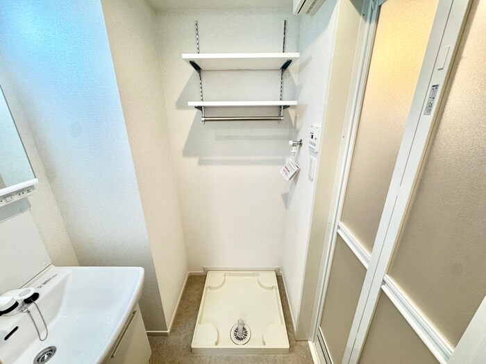 物件内観写真7　(洗濯機置場)