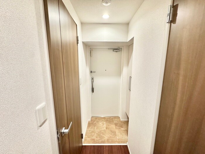 物件内観写真9　(玄関)