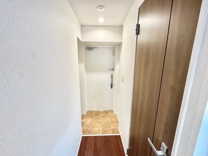物件内観写真9　(玄関)