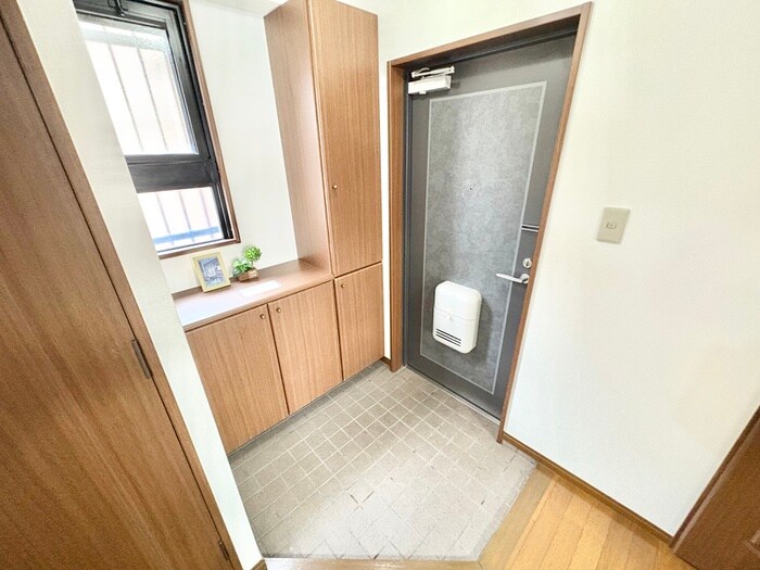 物件内観写真14　(玄関)