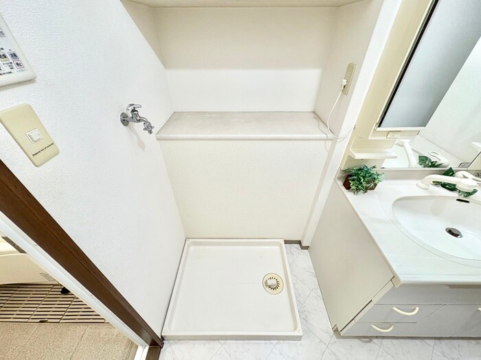 物件内観写真17　(洗濯機置場)