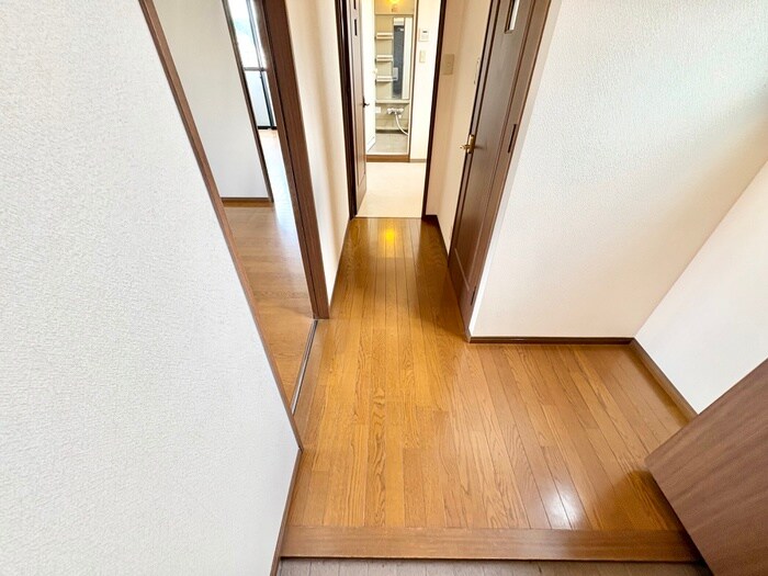 物件内観写真18　(廊下)