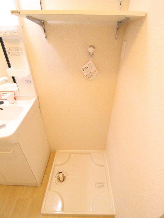 物件内観写真15　(洗濯機置場)