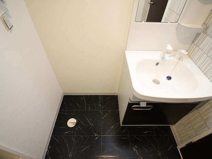 物件内観写真14　(洗濯機置場)