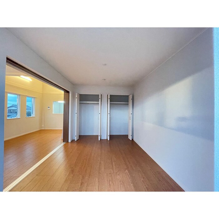 物件内観写真8　(居室)