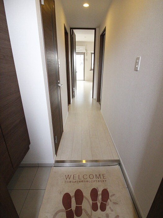 物件内観写真10　(玄関)